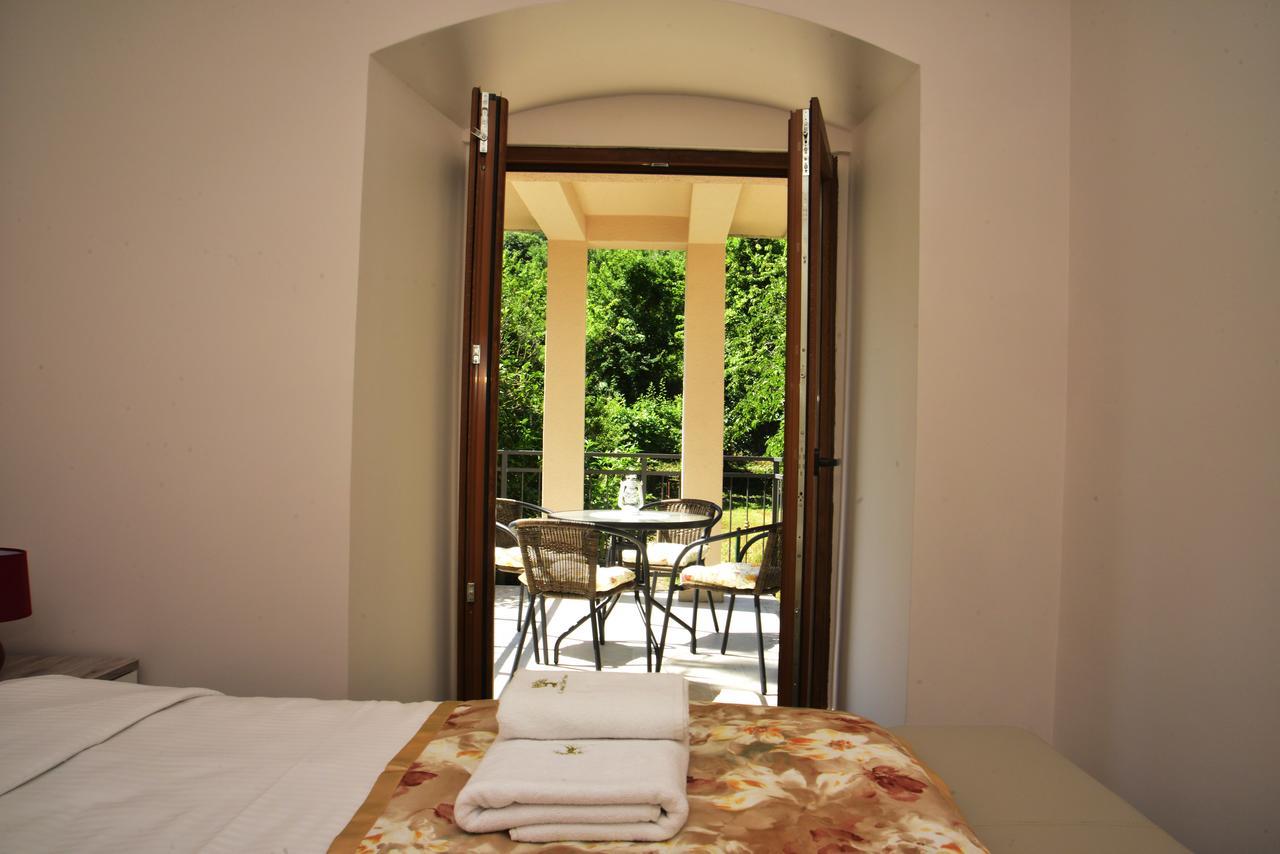 A Hundred Olive Trees Apartments Kotor Luaran gambar