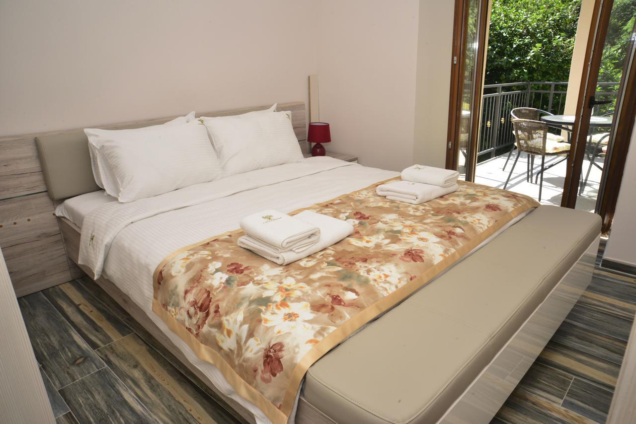 A Hundred Olive Trees Apartments Kotor Luaran gambar